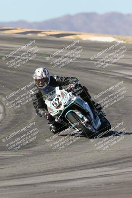 media/Dec-07-2025-CVMA (Sun) [[3e7d2de5dc]]/Race 7-Formula Lightweight Twins Shootout/